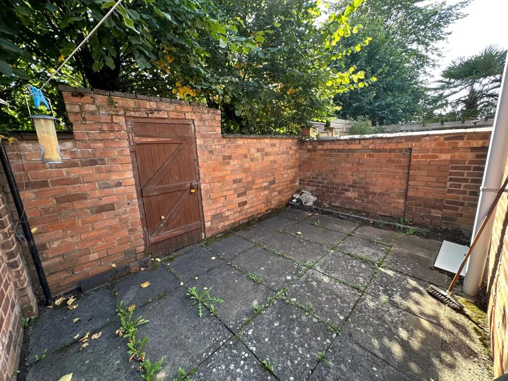 6 bedroom terraced house for rent