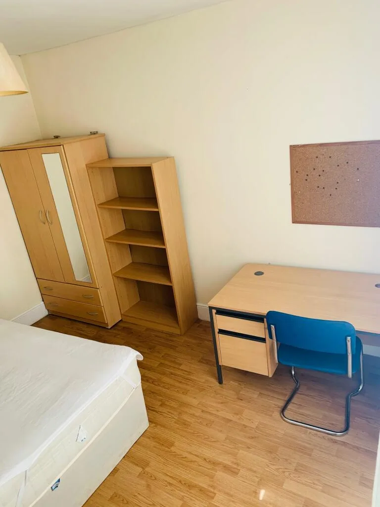 7 bedroom terraced house for rent