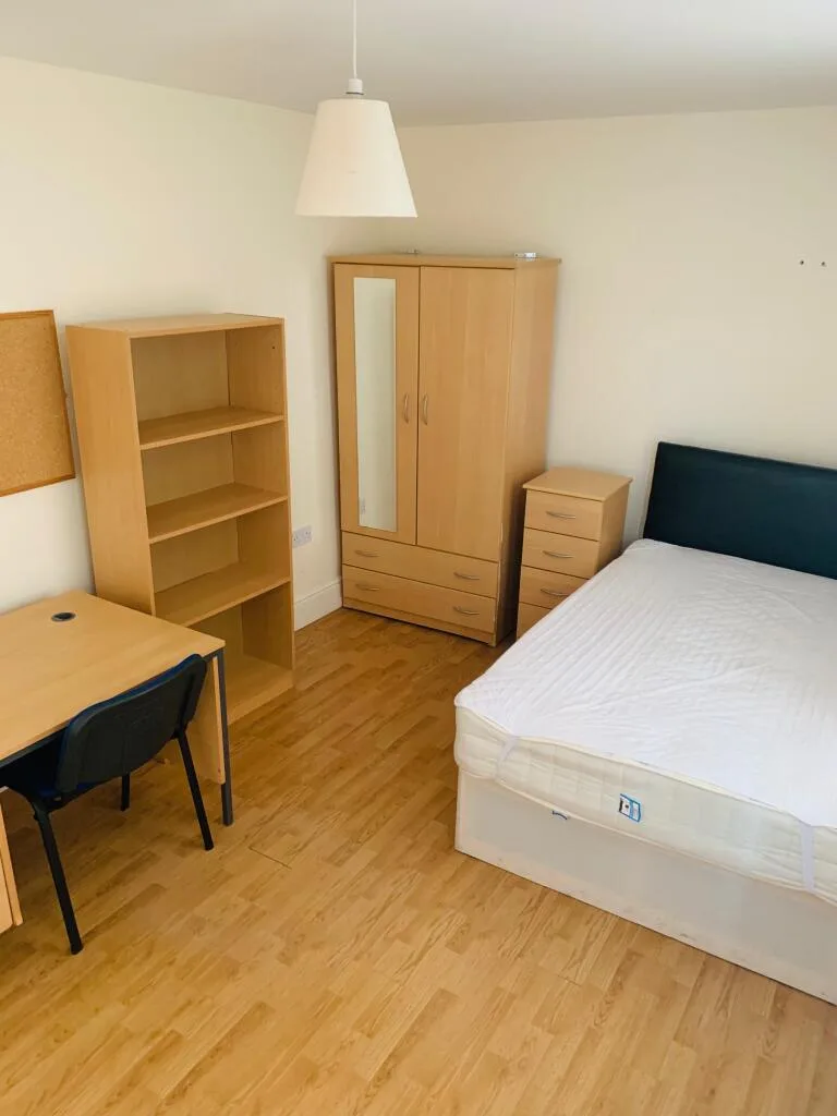7 bedroom terraced house for rent