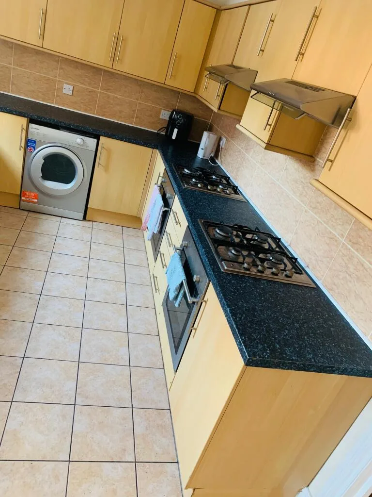 7 bedroom terraced house for rent