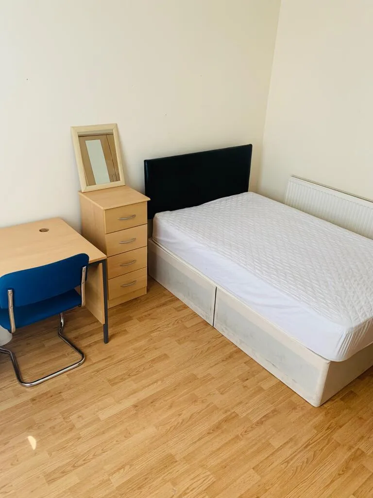 7 bedroom terraced house for rent