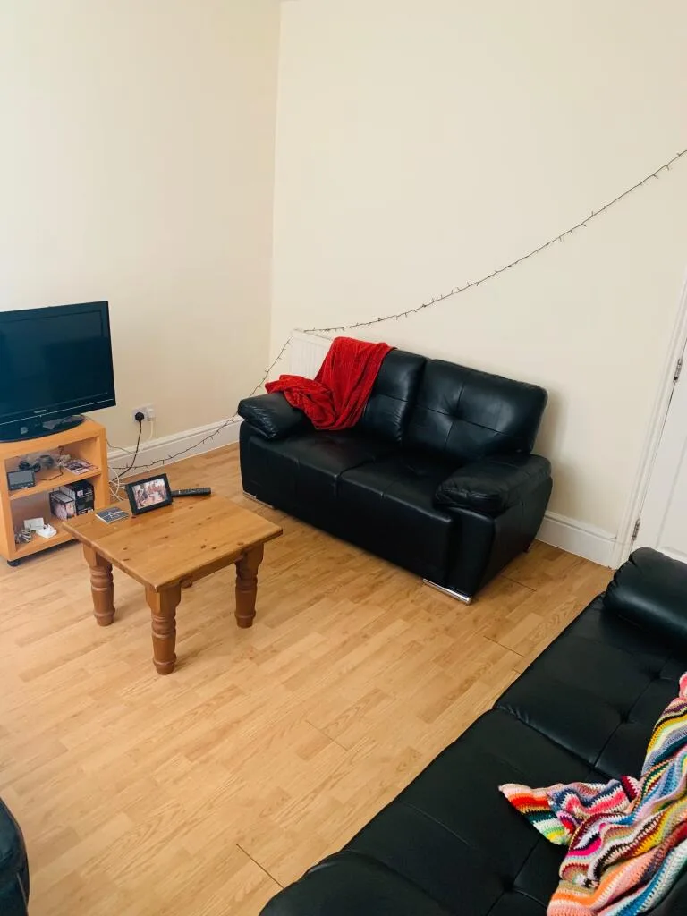 7 bedroom terraced house for rent