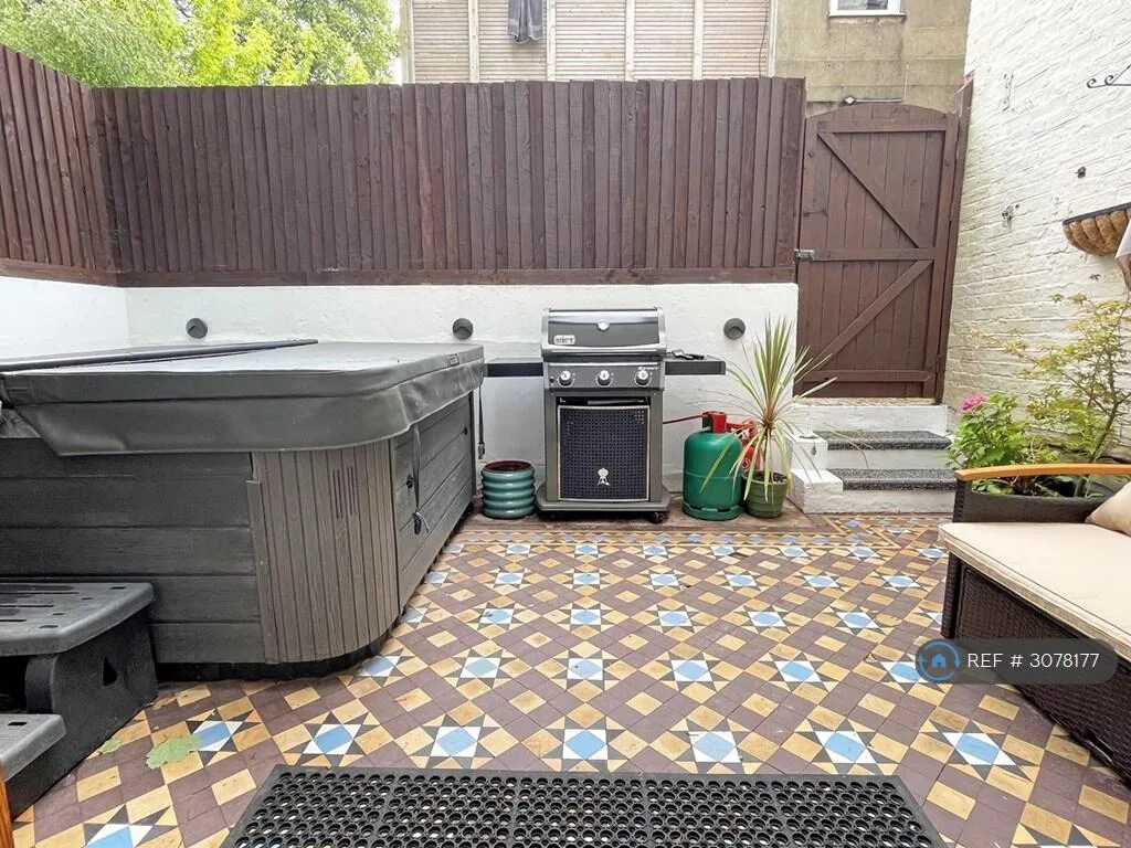 2 bedroom flat for rent