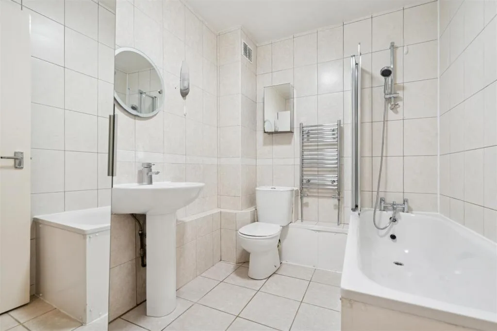 3 bedroom flat for rent