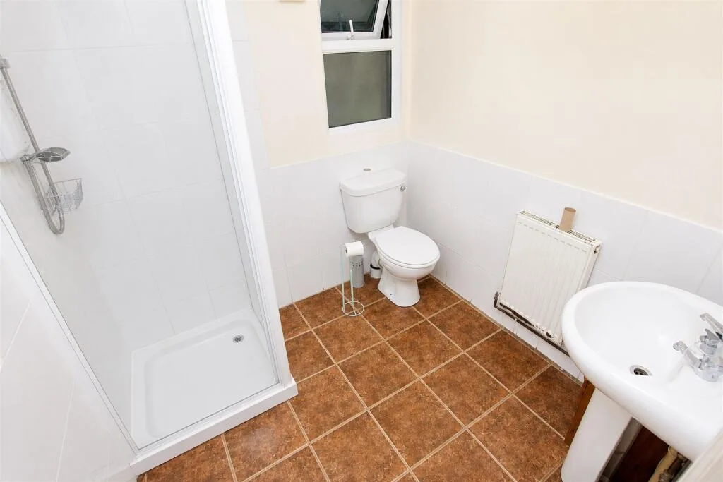 6 bedroom house for rent
