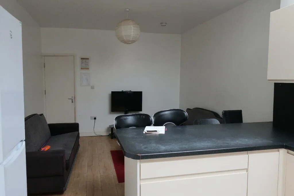 6 bedroom terraced house for rent
