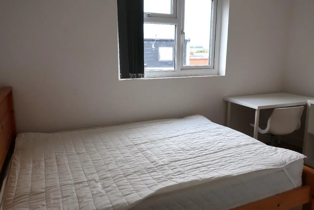 5 bedroom terraced house for rent