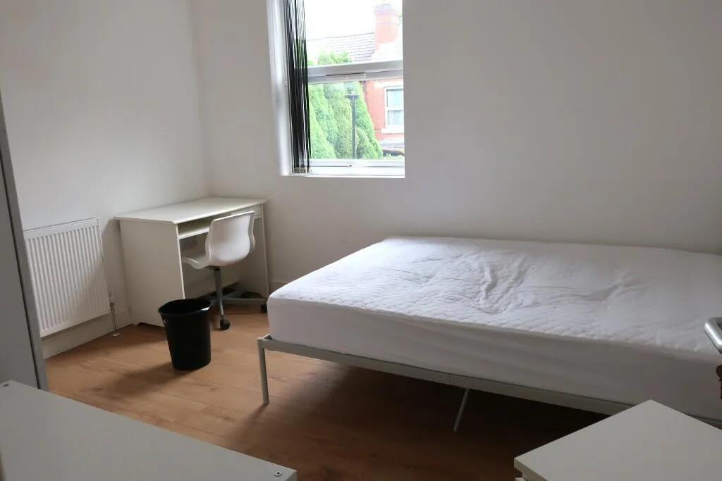 5 bedroom terraced house for rent