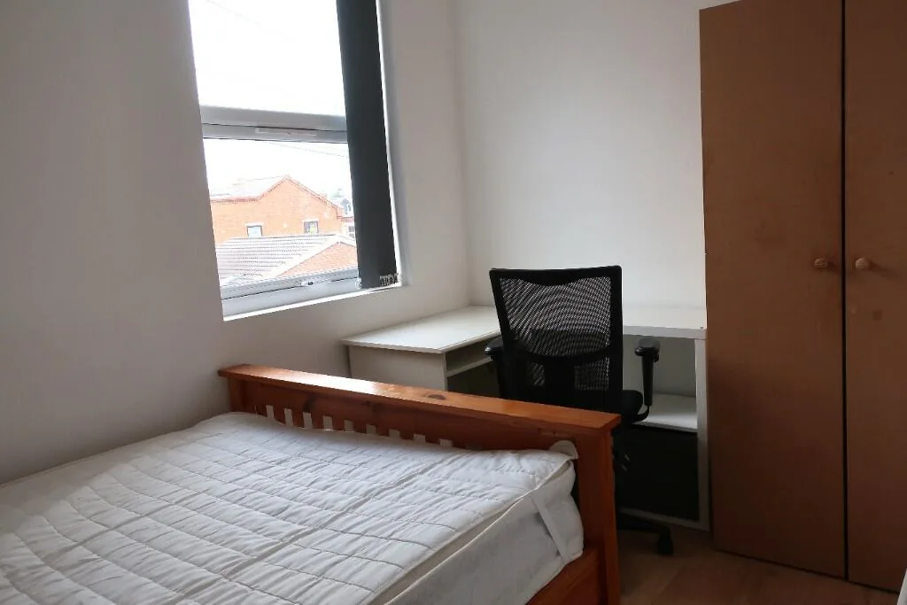 5 bedroom terraced house for rent