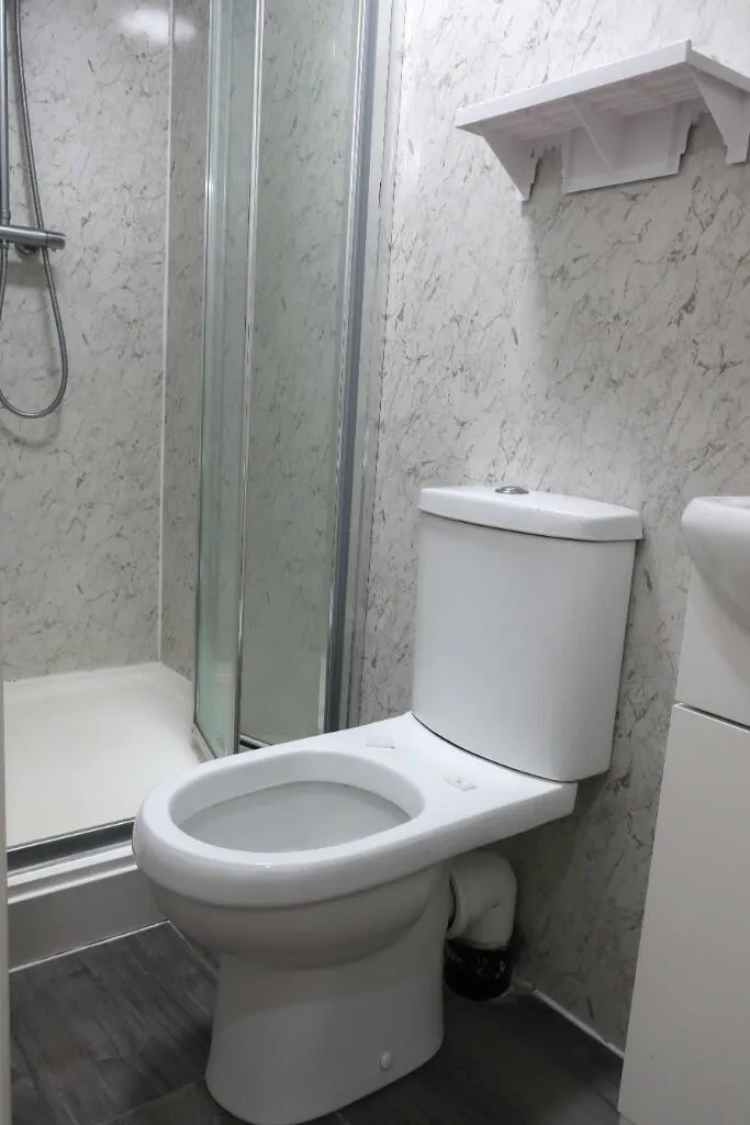 5 bedroom terraced house for rent