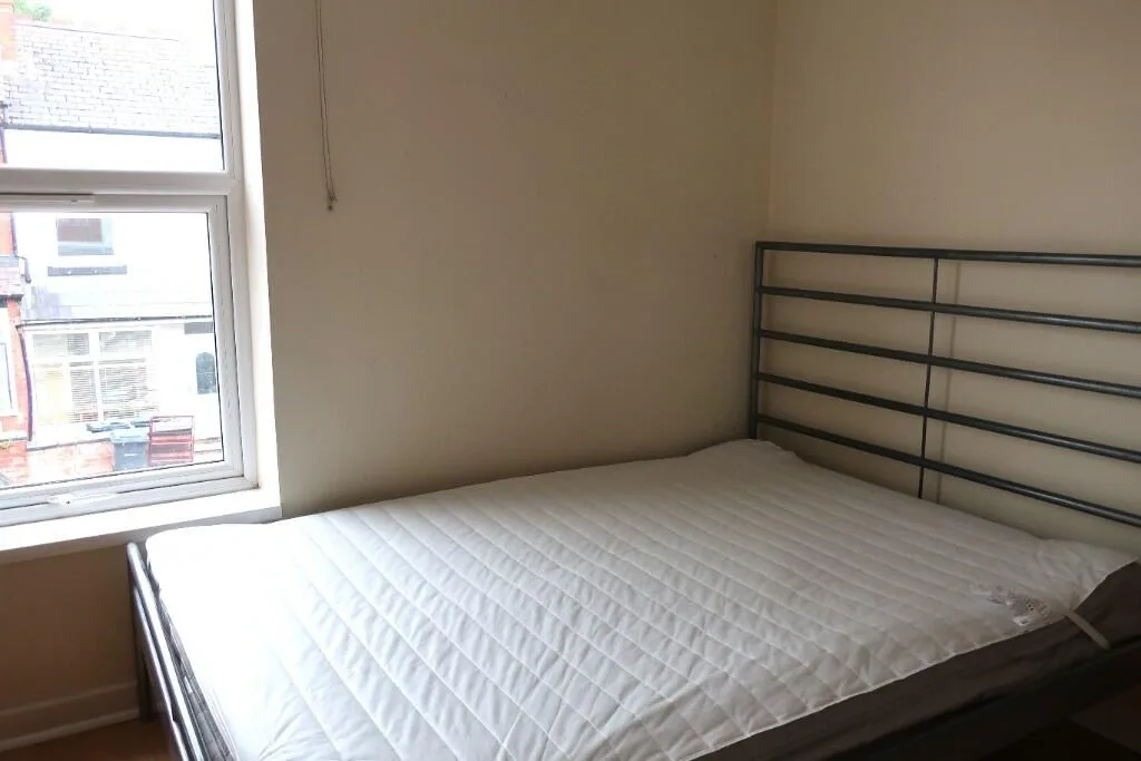 5 bedroom terraced house for rent