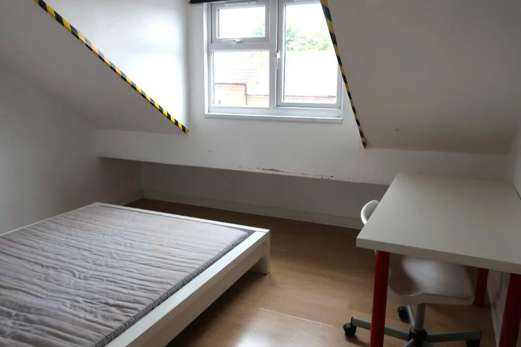 5 bedroom terraced house for rent