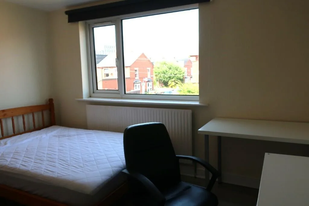 5 bedroom terraced house for rent