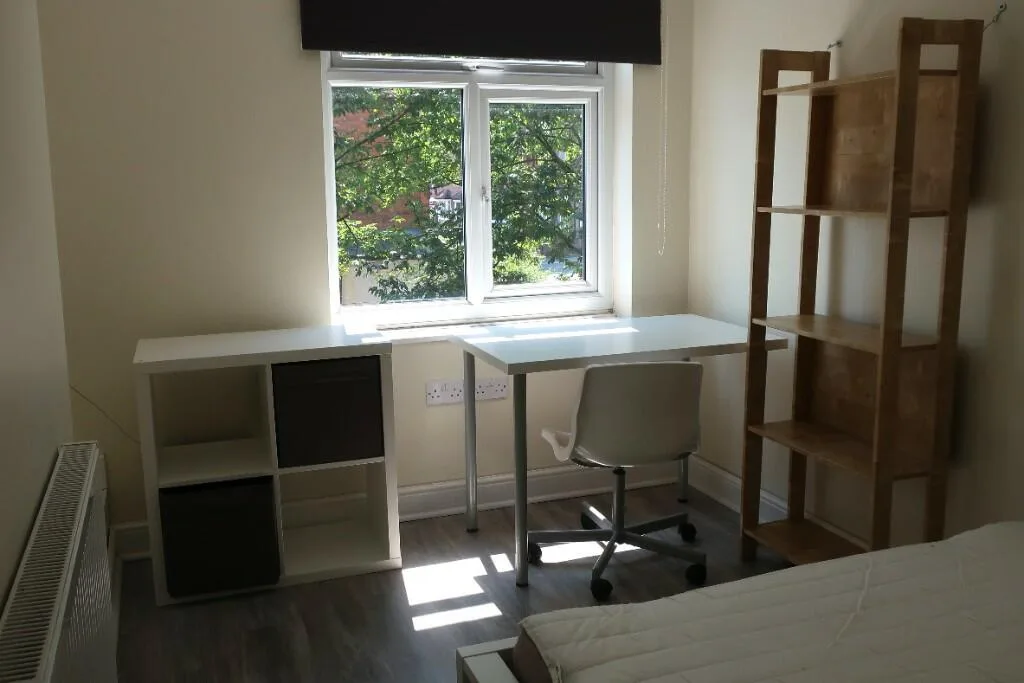 5 bedroom terraced house for rent