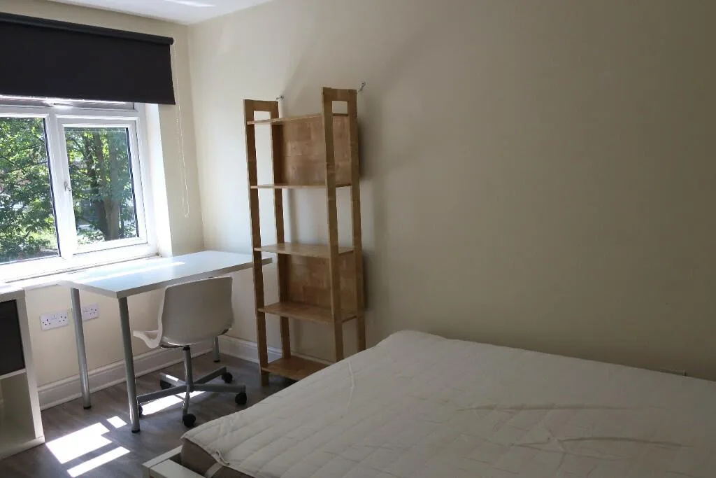 5 bedroom terraced house for rent