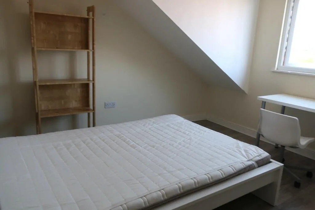 5 bedroom terraced house for rent