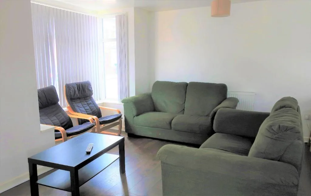 6 bedroom terraced house for rent