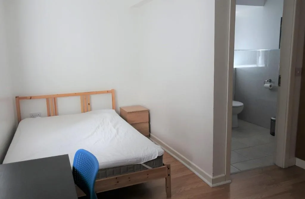 6 bedroom terraced house for rent