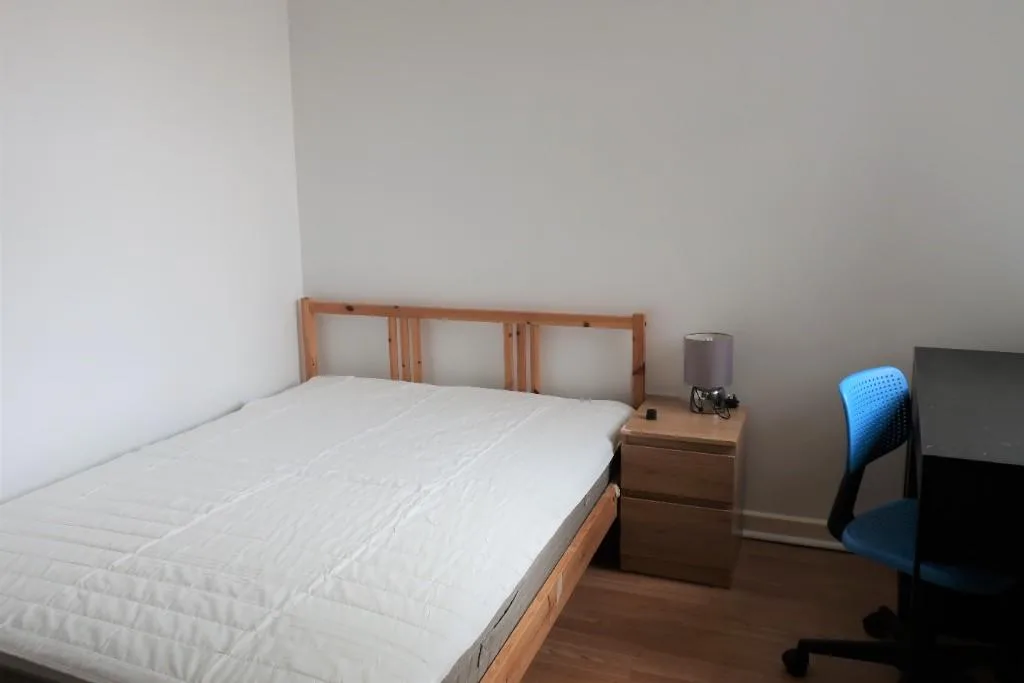 6 bedroom terraced house for rent