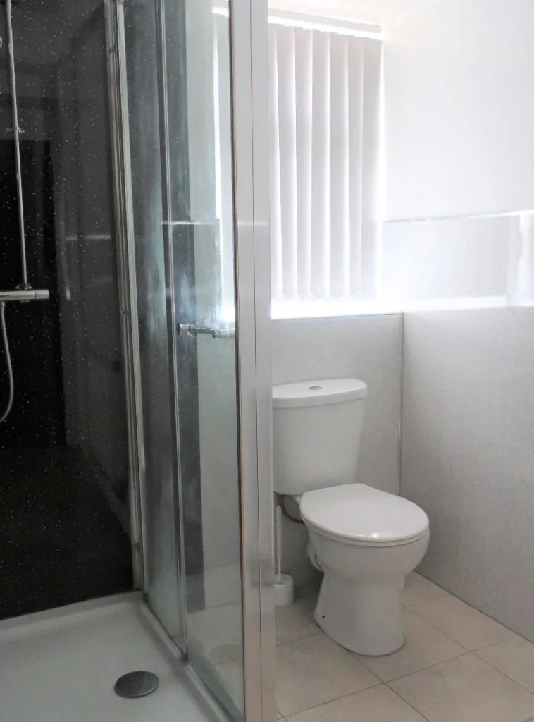 6 bedroom terraced house for rent