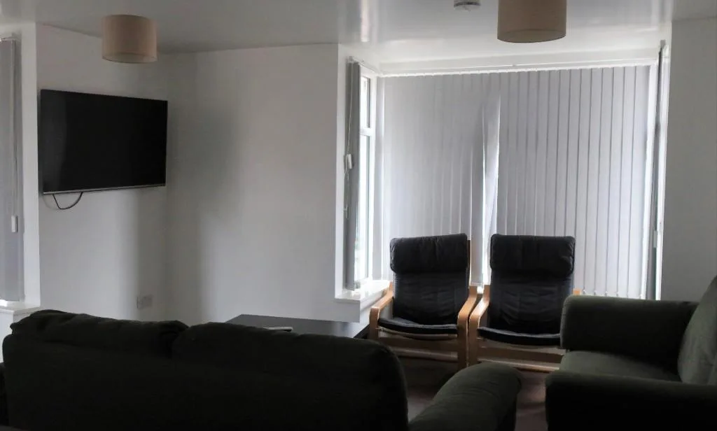 6 bedroom terraced house for rent
