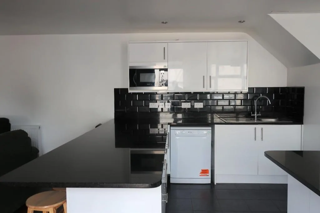 6 bedroom terraced house for rent