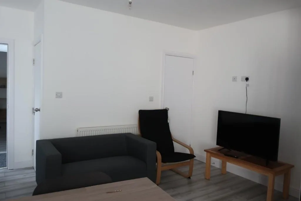 5 bedroom terraced house for rent