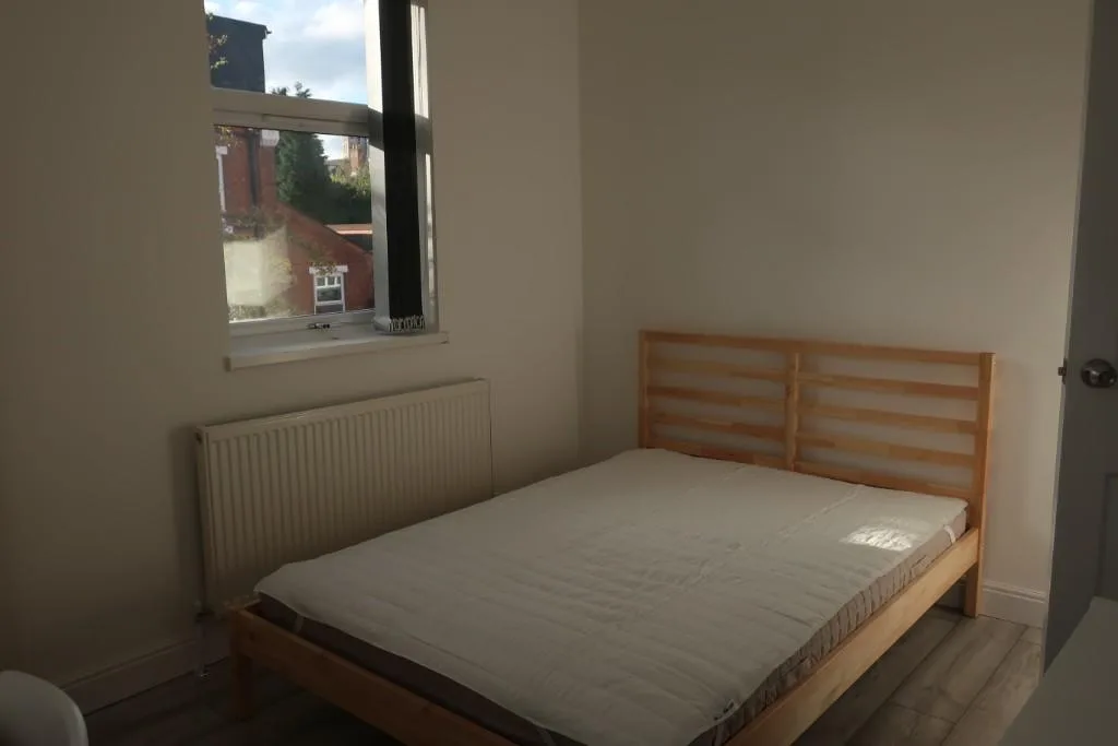 5 bedroom terraced house for rent