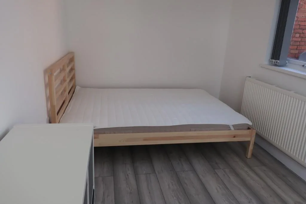 5 bedroom terraced house for rent