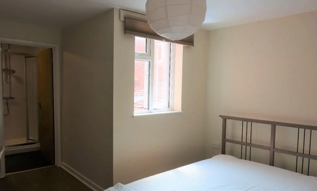 5 bedroom terraced house for rent