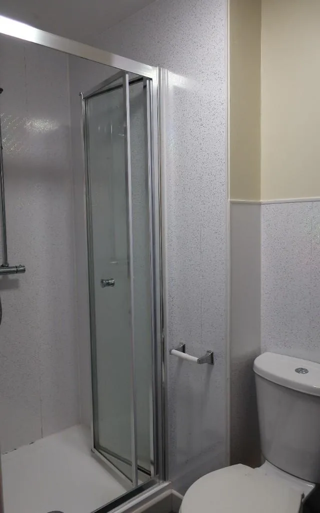 5 bedroom terraced house for rent