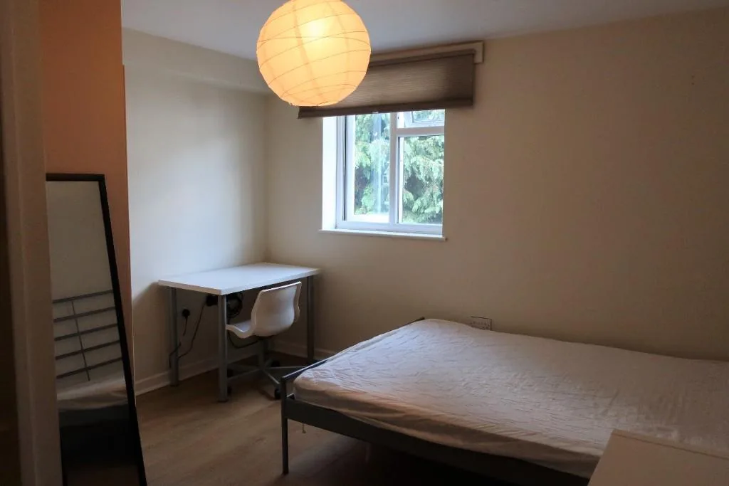 5 bedroom terraced house for rent