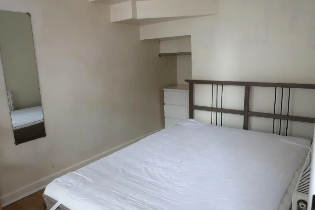 5 bedroom terraced house for rent