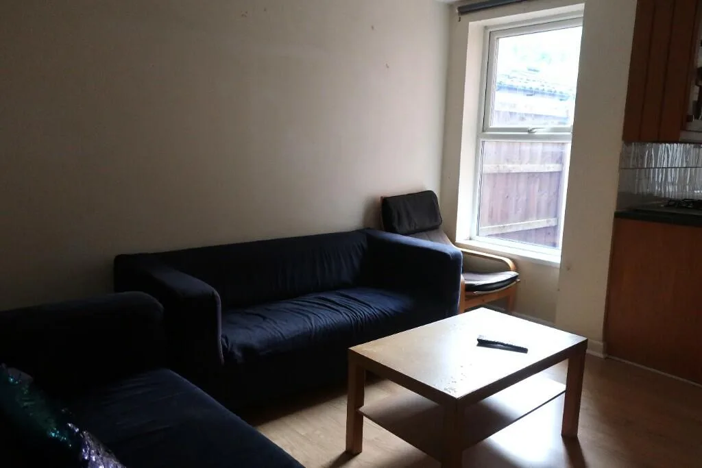 5 bedroom terraced house for rent