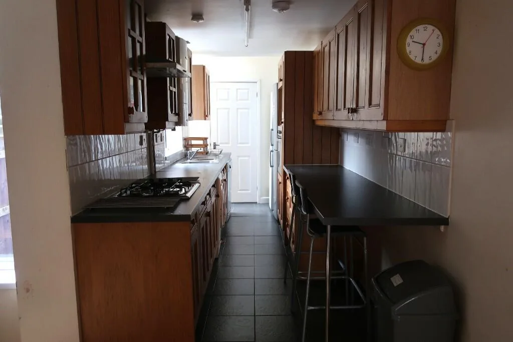 5 bedroom terraced house for rent