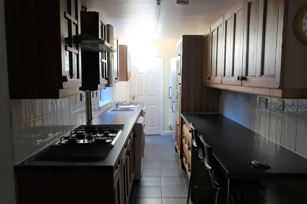 5 bedroom terraced house for rent