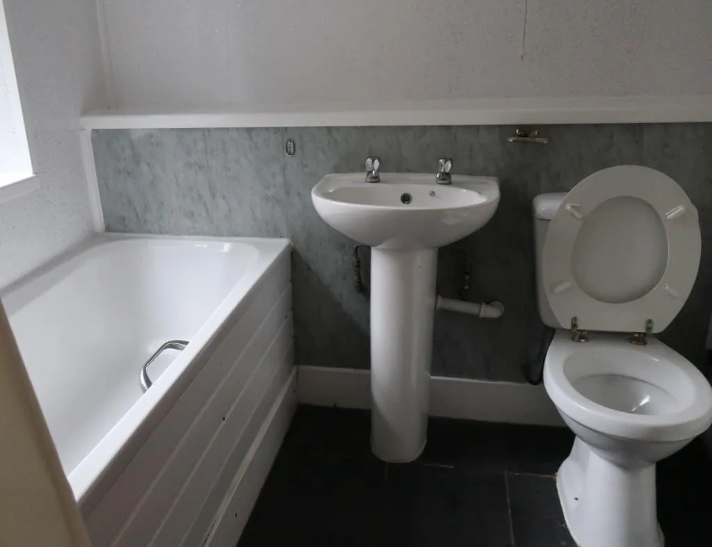5 bedroom terraced house for rent