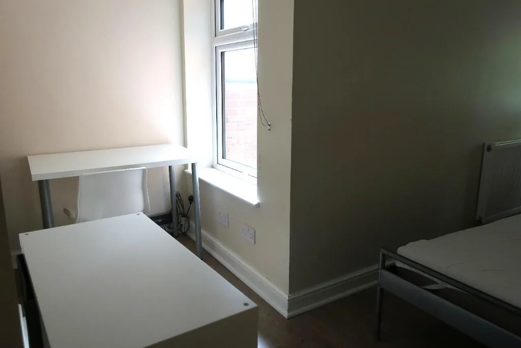 5 bedroom terraced house for rent