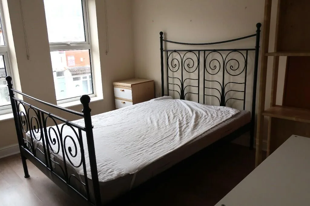 5 bedroom terraced house for rent