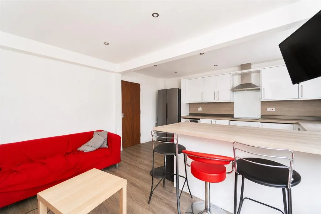 4 bedroom house for rent
