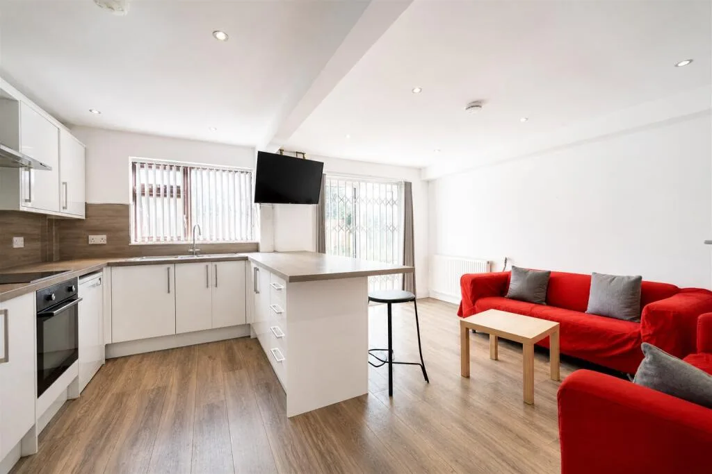4 bedroom house for rent