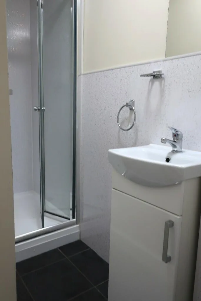 5 bedroom terraced house for rent