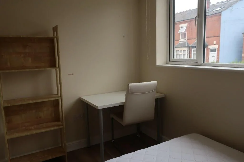 5 bedroom terraced house for rent
