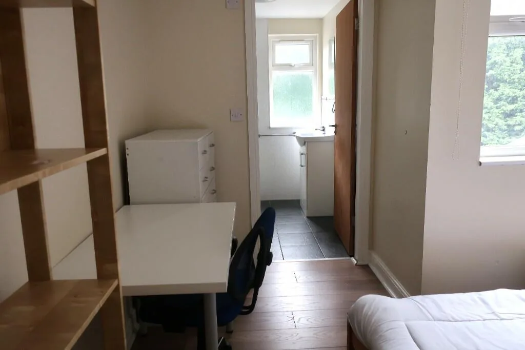 5 bedroom terraced house for rent
