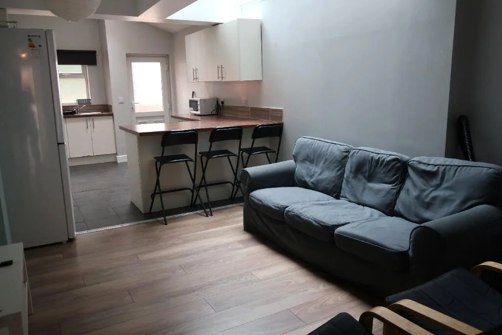 5 bedroom terraced house for rent