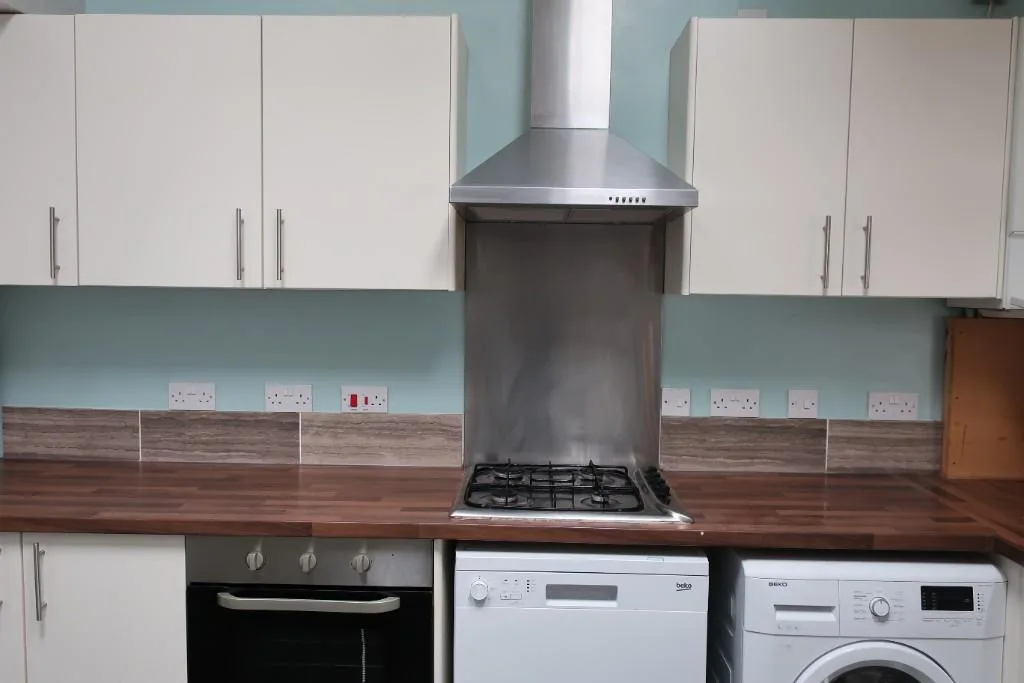 5 bedroom terraced house for rent
