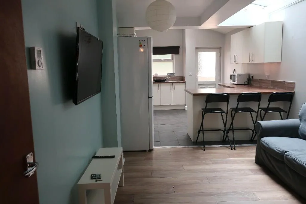 5 bedroom terraced house for rent
