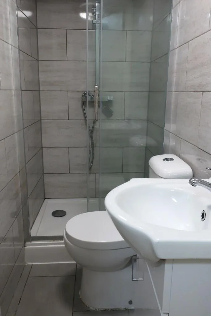 5 bedroom terraced house for rent