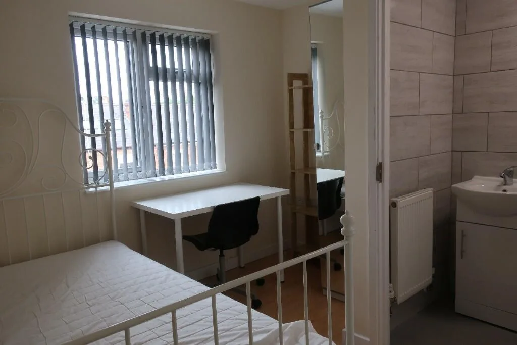 5 bedroom terraced house for rent