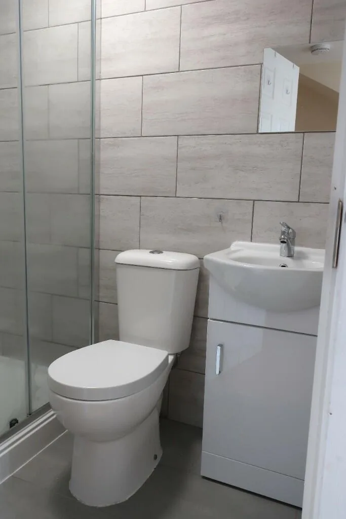 5 bedroom terraced house for rent